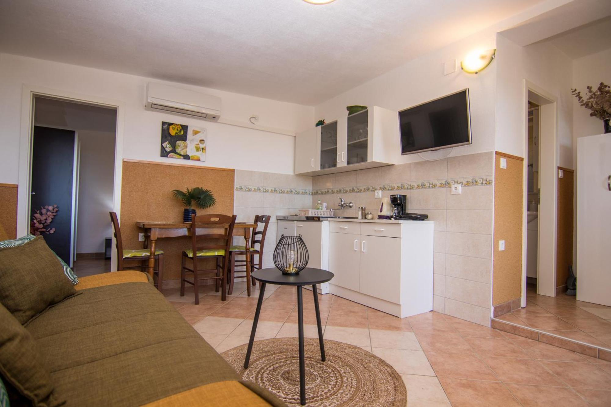 Apartments City Center Dekanic คิร์ก ภายนอก รูปภาพ